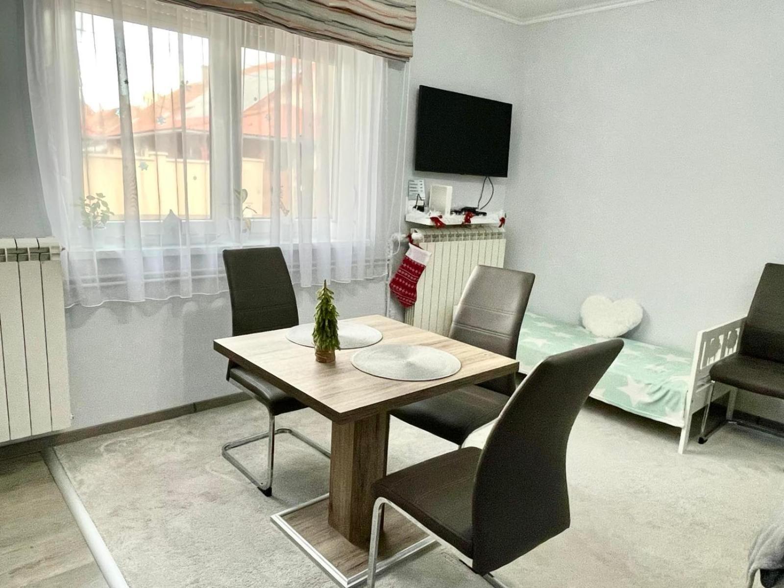 Belien Apartman Makó Zimmer foto